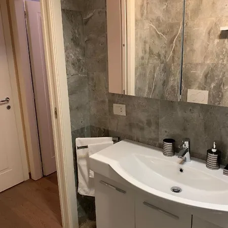 La Nicchia 3* Ίμολα